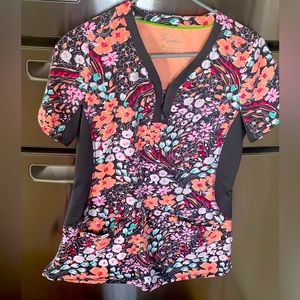 Scrub top healing hands size small